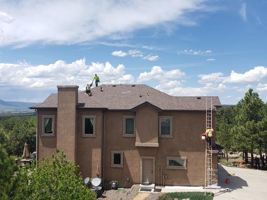 Colorado Springs roofers crew